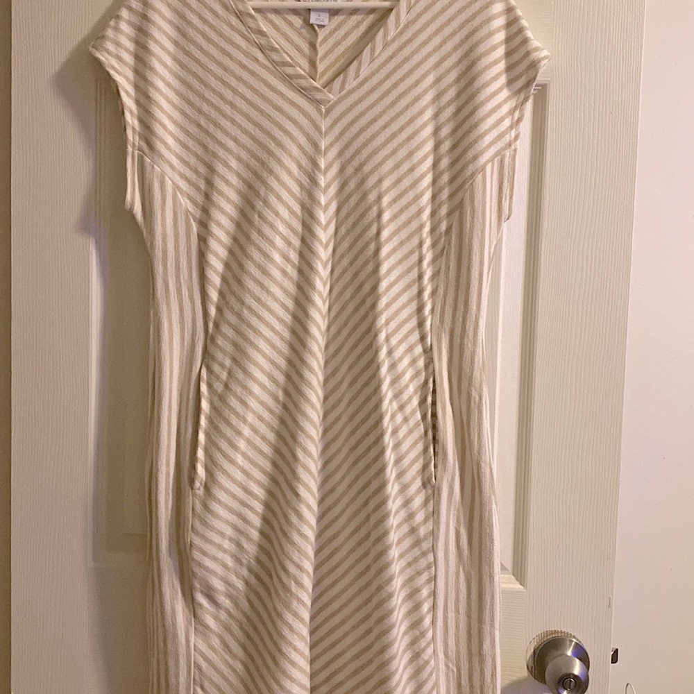 Slight weight sweater dress size L with pockets